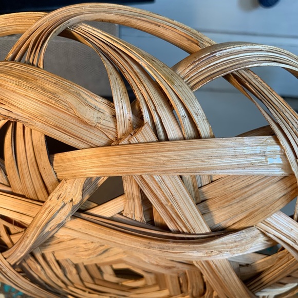 Vintage Handmade Wall Basket (B4) - Picture 4 of 7